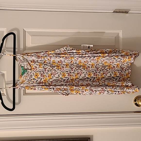 DIP BRAND WOMENS PLUS SIZE YELLOW FLORAL SLEEVELESS SUMMER TOP SIZE 3X - Picture 2 of 12